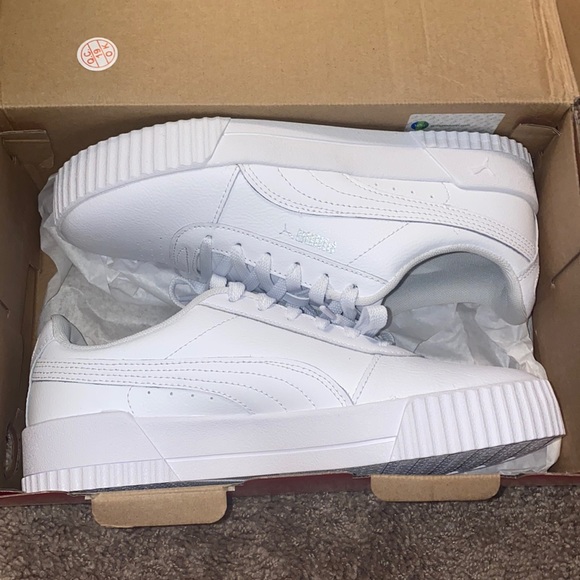 Puma Shoes - NWT Puma women’s carina sneaker size 9
